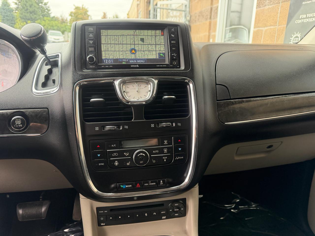 Chrysler Town & Country 4dr Wgn Limited 2011