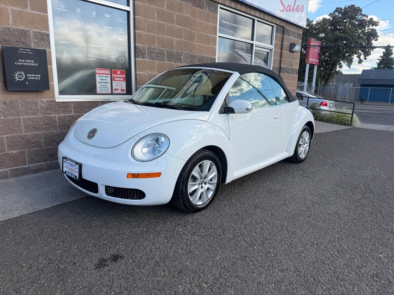 Volkswagen New Beetle Convertible 2dr Auto PZEV 2010