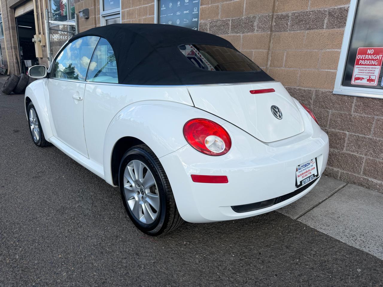 Volkswagen New Beetle Convertible 2dr Auto PZEV 2010