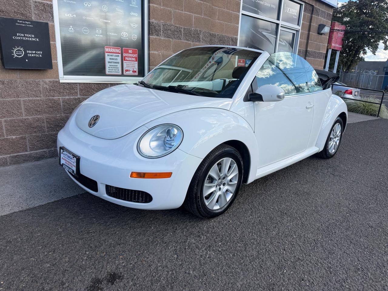 Volkswagen New Beetle Convertible 2dr Auto PZEV 2010