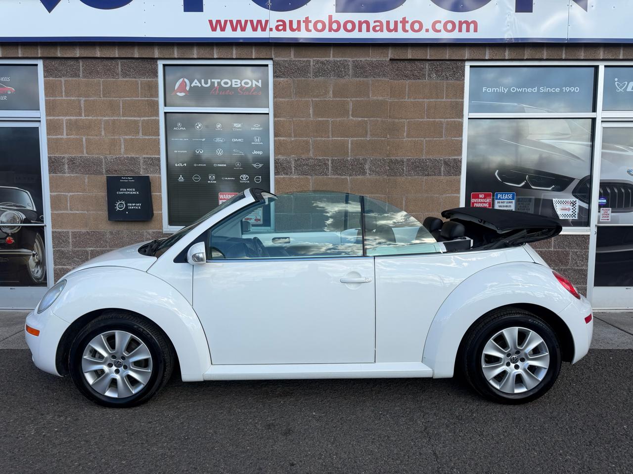 Volkswagen New Beetle Convertible 2dr Auto PZEV 2010