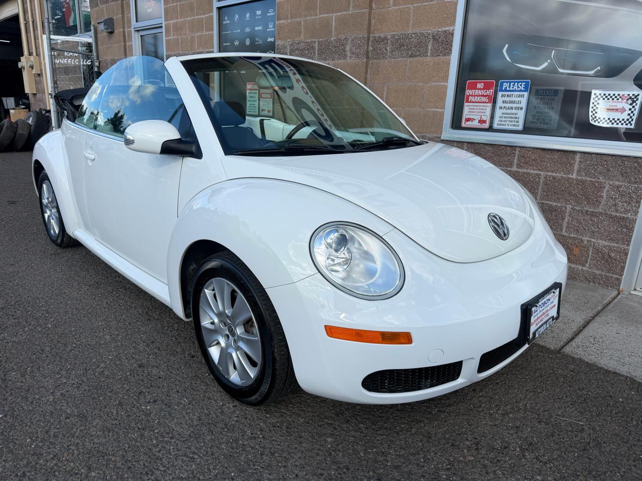 Volkswagen New Beetle Convertible 2dr Auto PZEV 2010