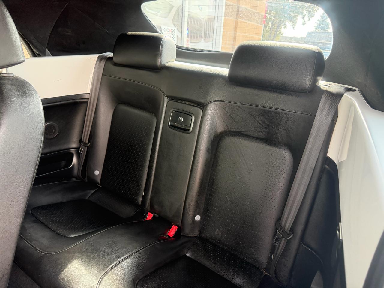 Volkswagen New Beetle Convertible 2dr Auto PZEV 2010