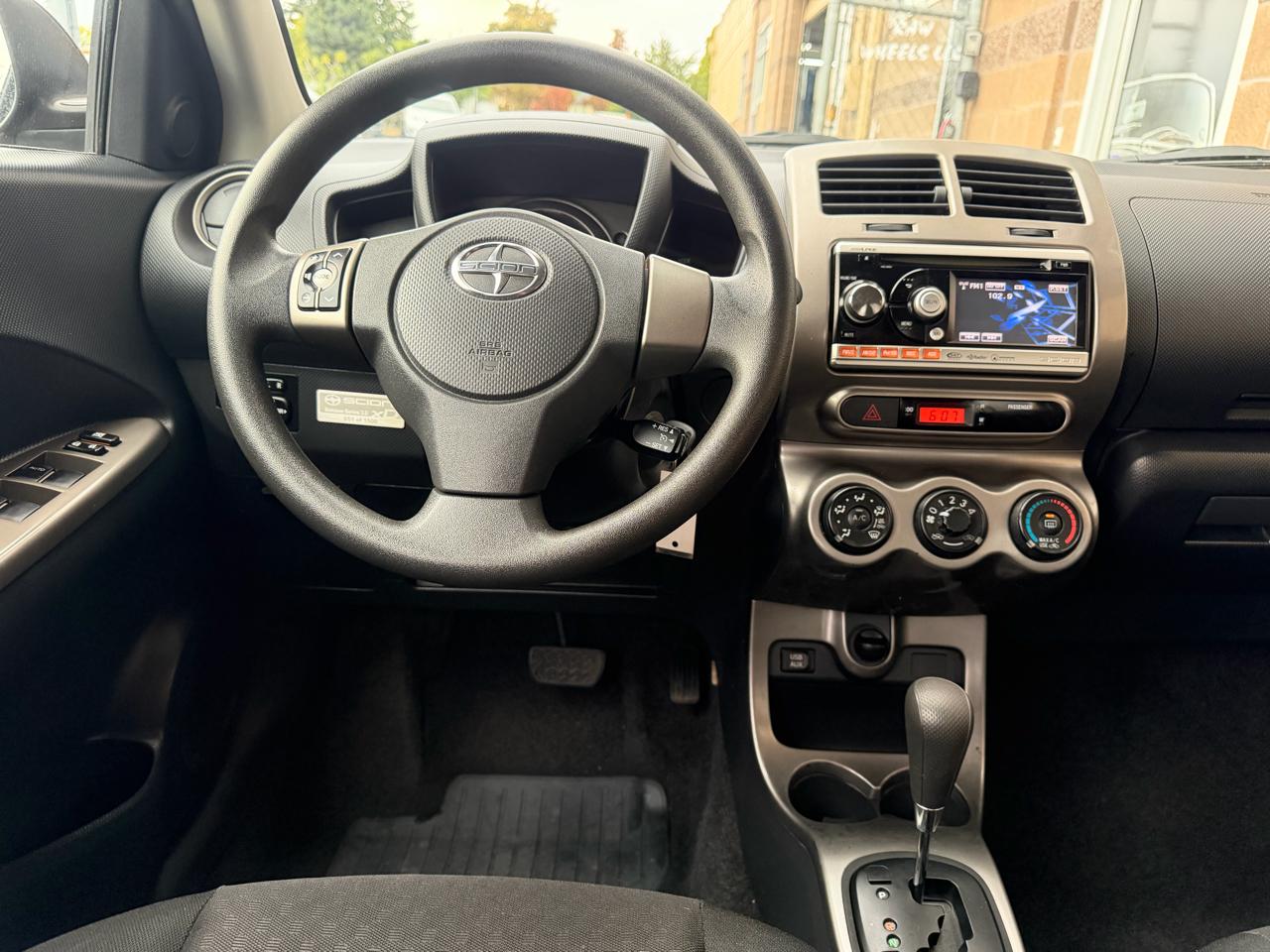 Scion xD 5dr HB Man (Natl) 2011