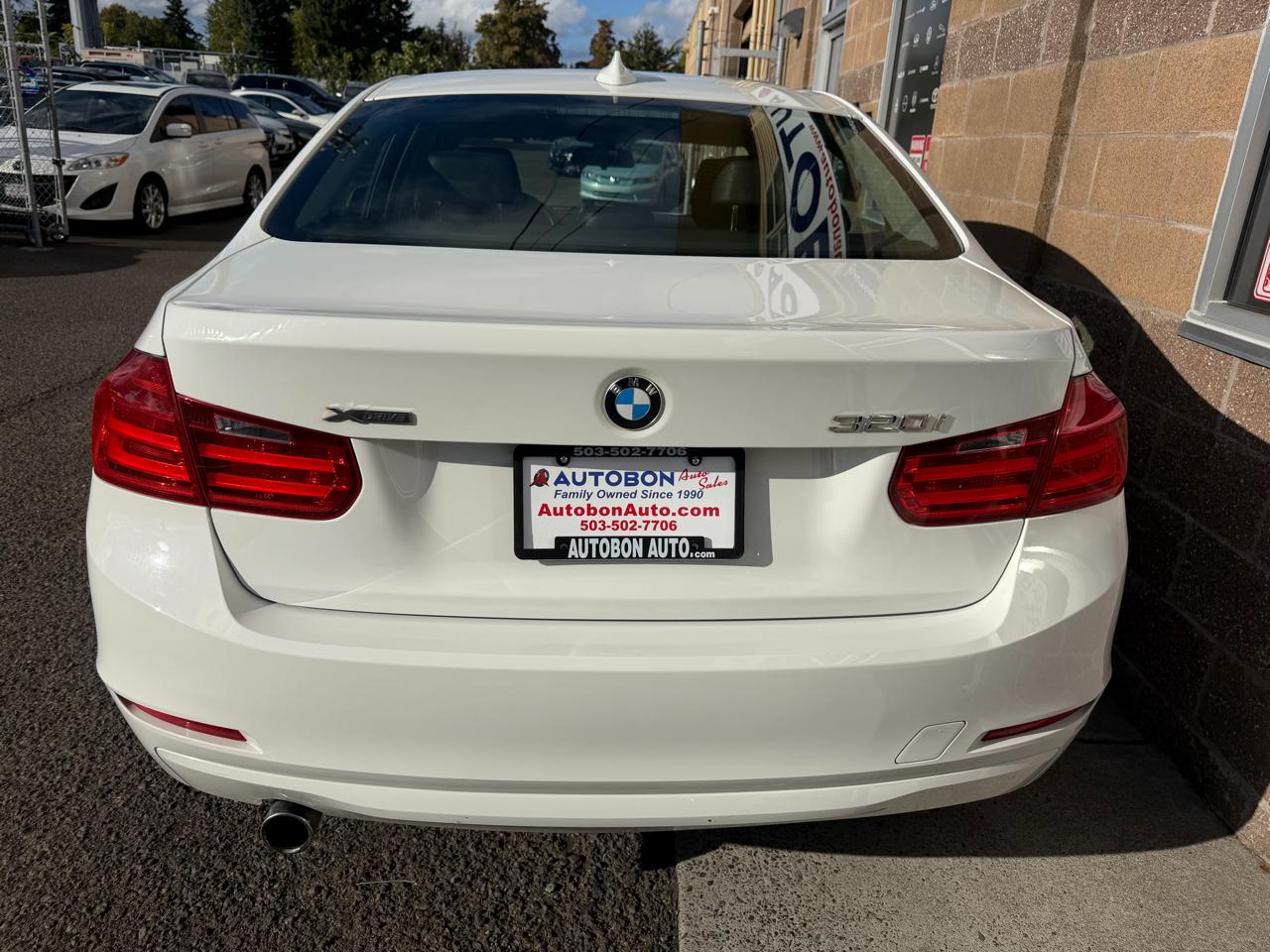 BMW 3 Series 4dr Sdn 320i xDrive AWD 2014