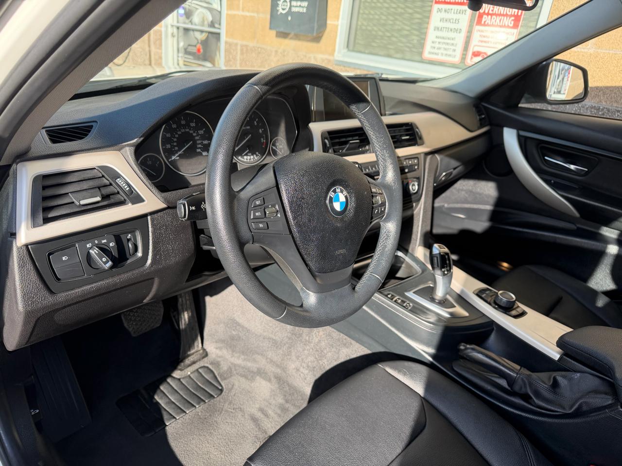 BMW 3 Series 4dr Sdn 320i xDrive AWD 2014