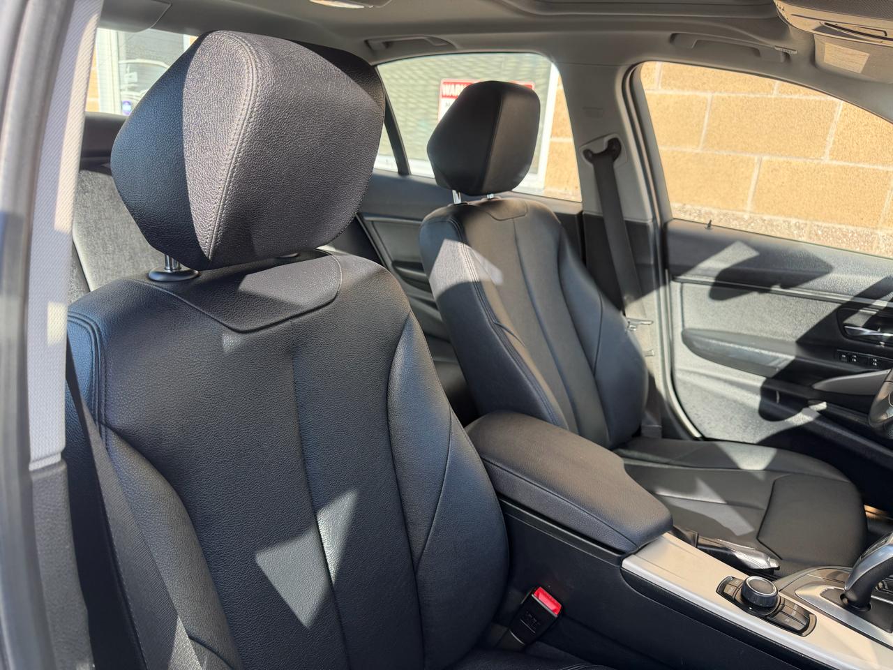 BMW 3 Series 4dr Sdn 320i xDrive AWD 2014