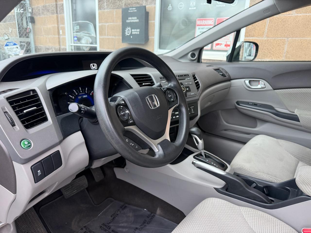 Honda Civic Hybrid 4dr Sdn L4 CVT 2012