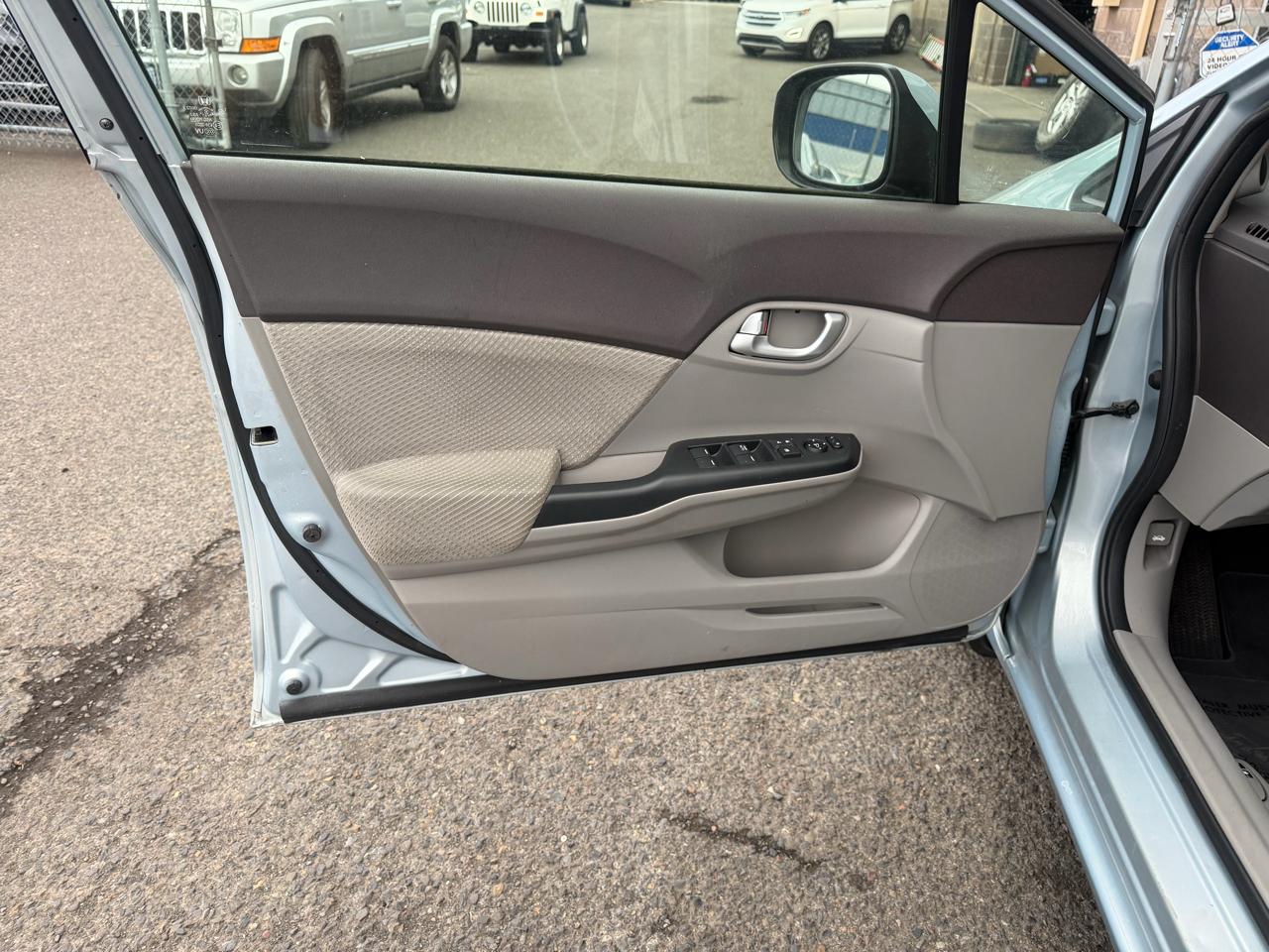 Honda Civic Hybrid 4dr Sdn L4 CVT 2012