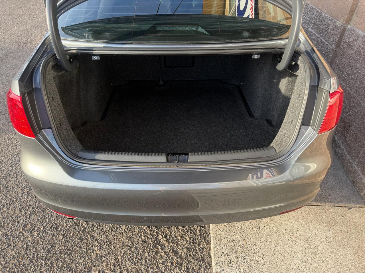 Volkswagen Jetta Sedan 4dr DSG TDI 2013