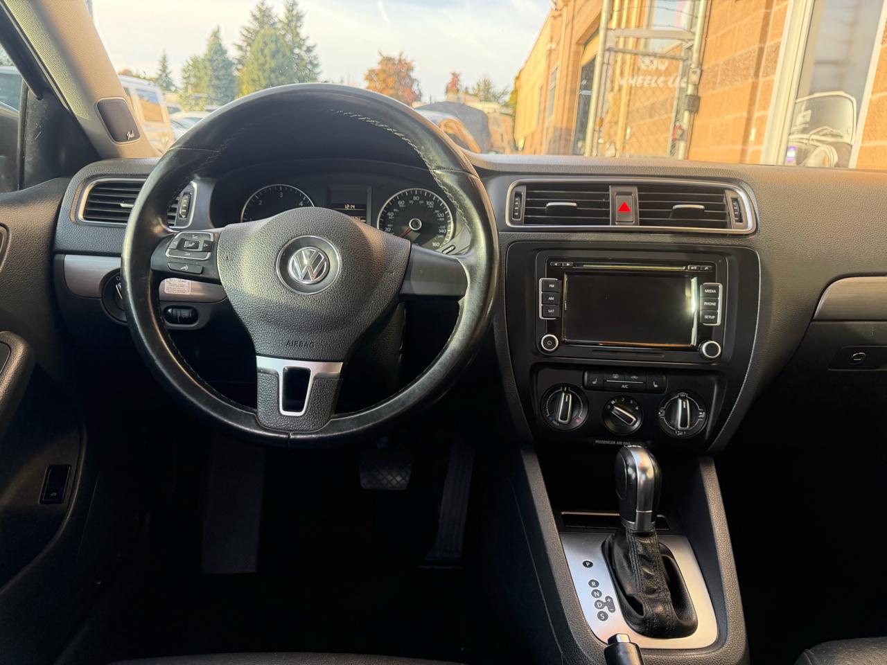 Volkswagen Jetta Sedan 4dr DSG TDI 2013