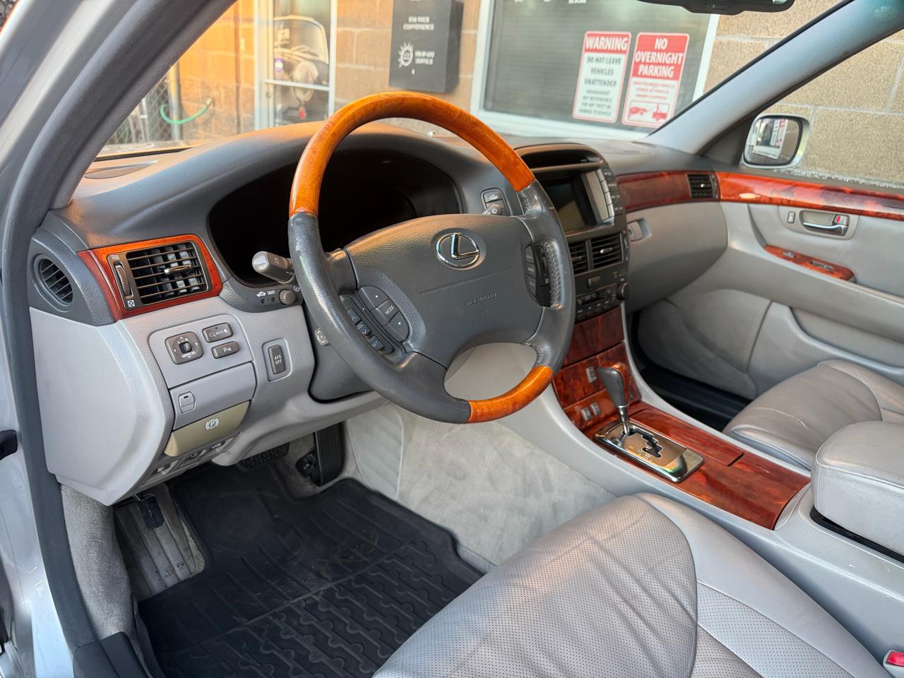 Lexus LS 430 4dr Sdn 2004
