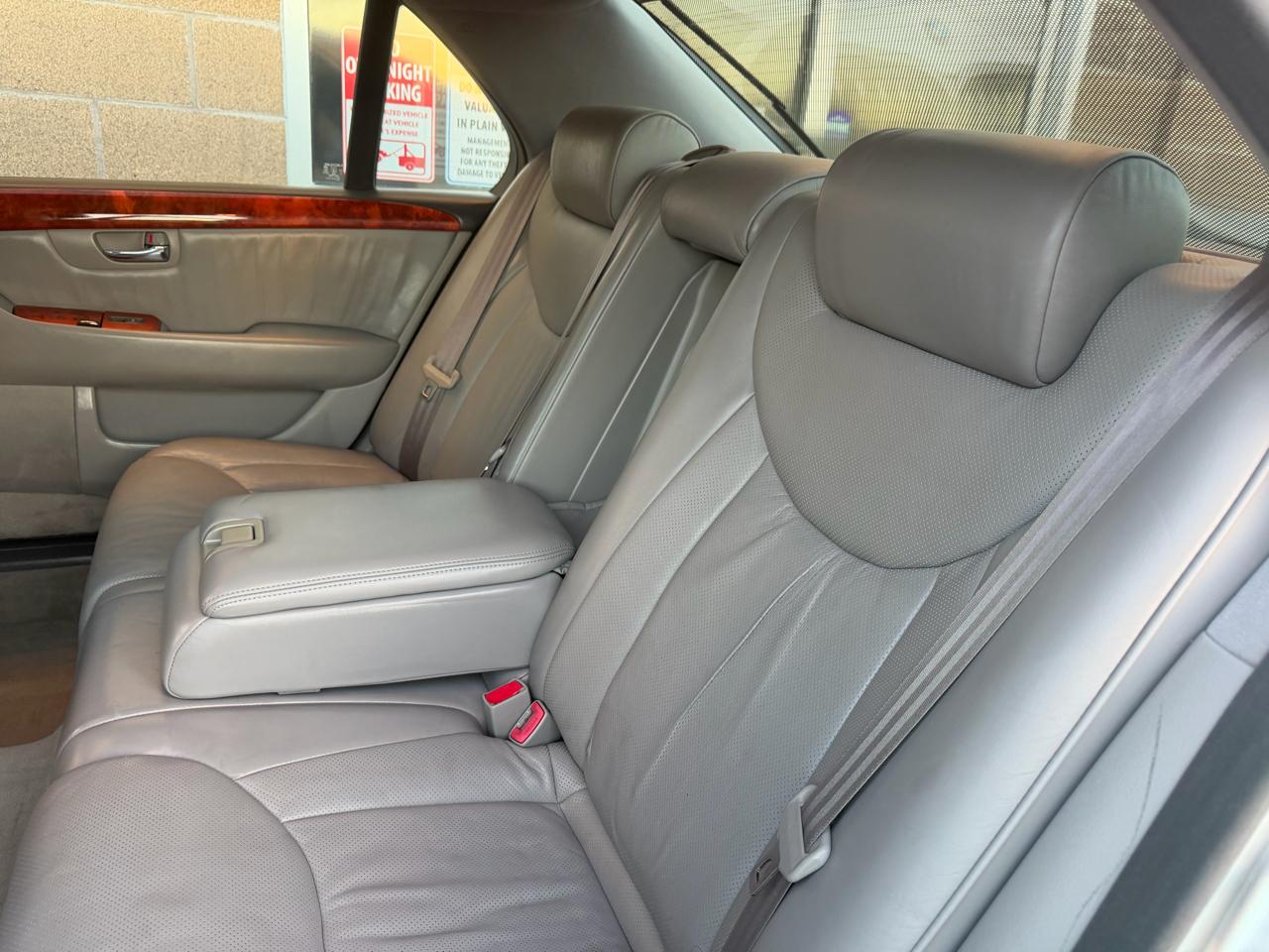 Lexus LS 430 4dr Sdn 2004