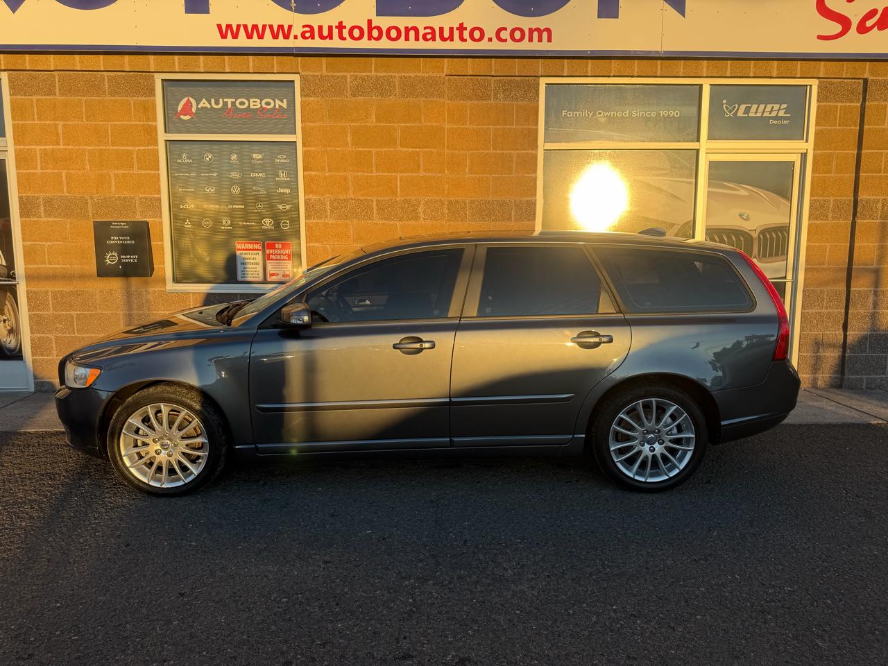 Volvo V50 4dr Wgn Auto FWD 2010
