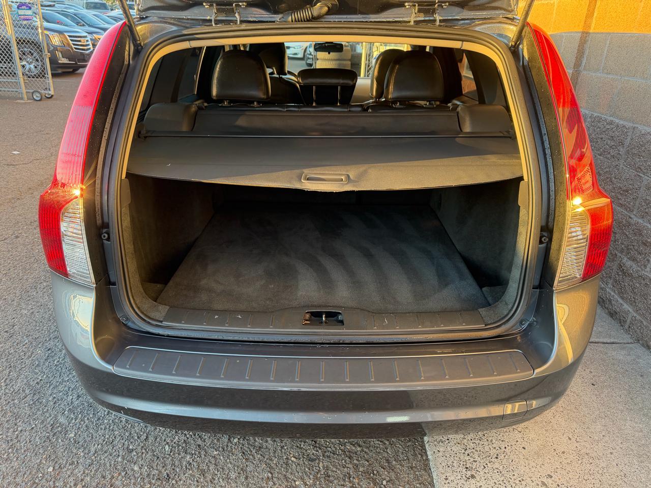 Volvo V50 4dr Wgn Auto FWD 2010