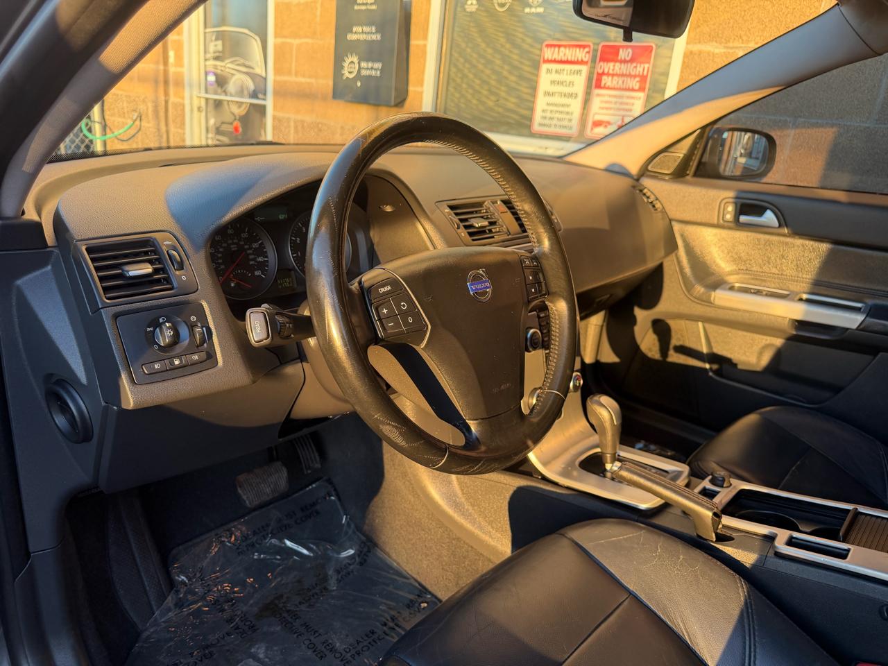 Volvo V50 4dr Wgn Auto FWD 2010