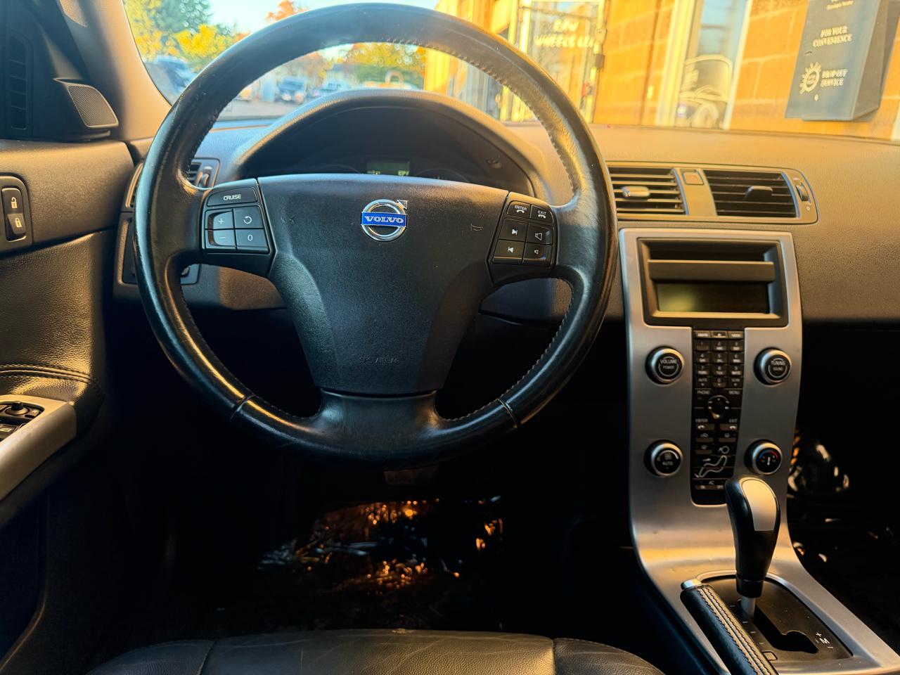 Volvo V50 4dr Wgn Auto FWD 2010