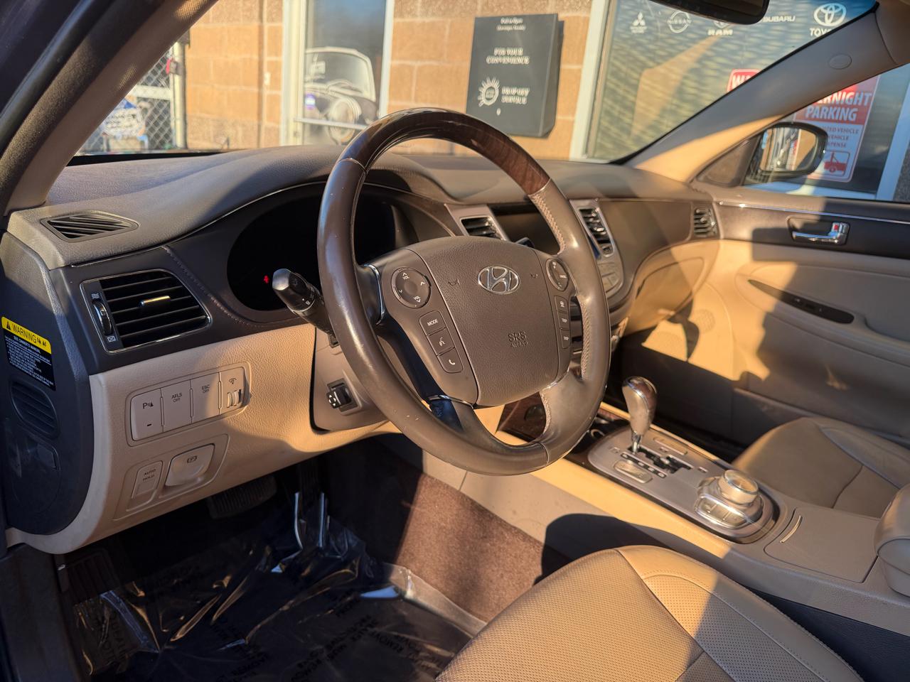Hyundai Genesis 4dr Sdn 4.6L V8 2010