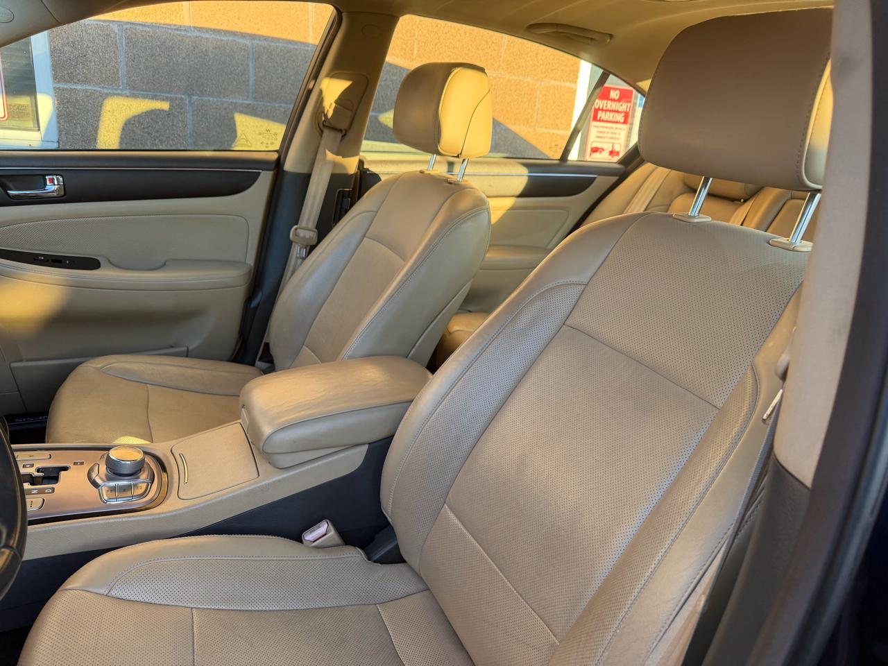 Hyundai Genesis 4dr Sdn 4.6L V8 2010