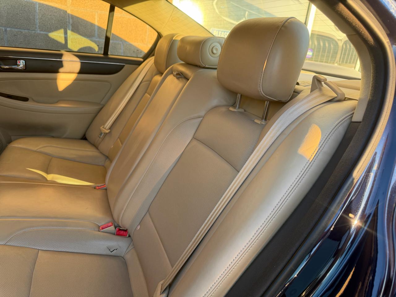 Hyundai Genesis 4dr Sdn 4.6L V8 2010