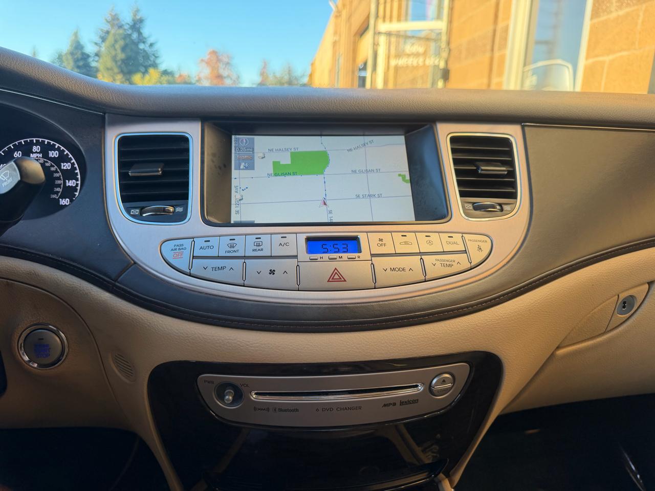 Hyundai Genesis 4dr Sdn 4.6L V8 2010