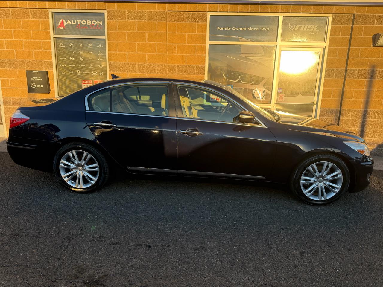 Hyundai Genesis 4dr Sdn 4.6L V8 2010