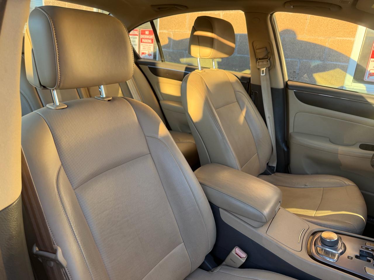 Hyundai Genesis 4dr Sdn 4.6L V8 2010