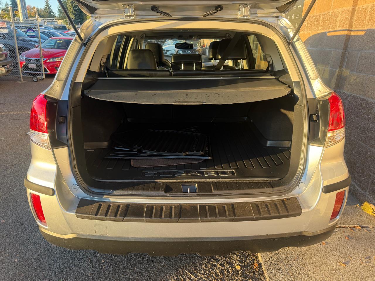 Subaru Outback 4dr Wgn H4 Auto 2.5i Limited 2012