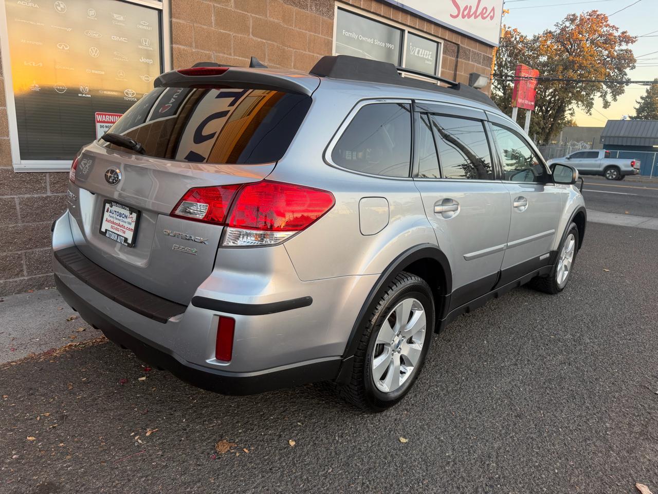 Subaru Outback 4dr Wgn H4 Auto 2.5i Limited 2012