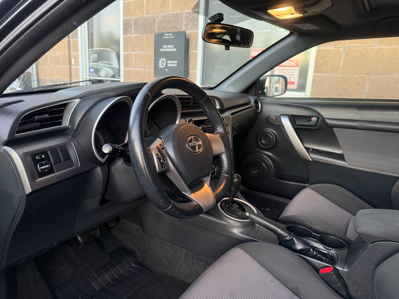 Scion tC 2dr HB Man (Natl) 2015