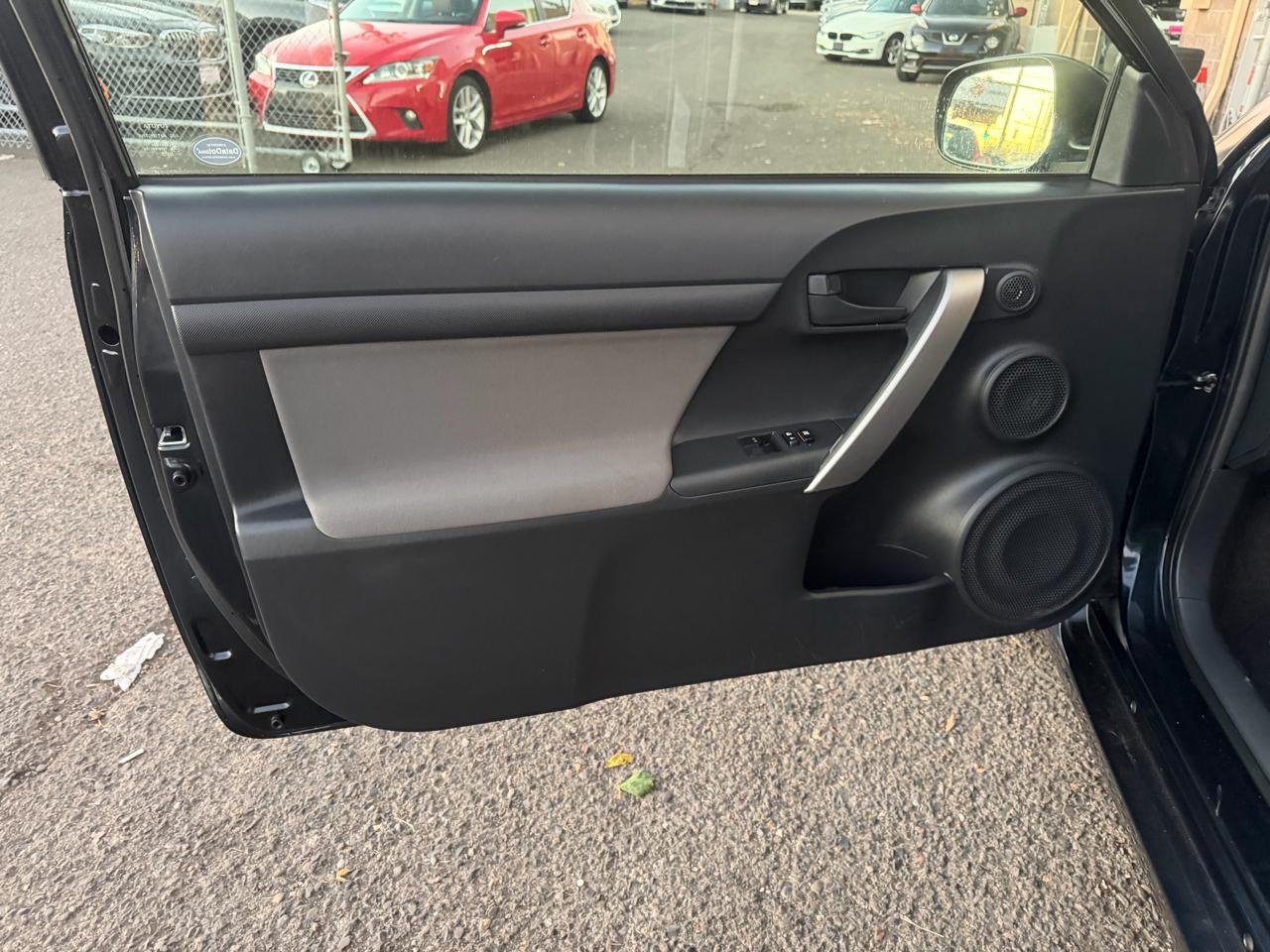 Scion tC 2dr HB Man (Natl) 2015