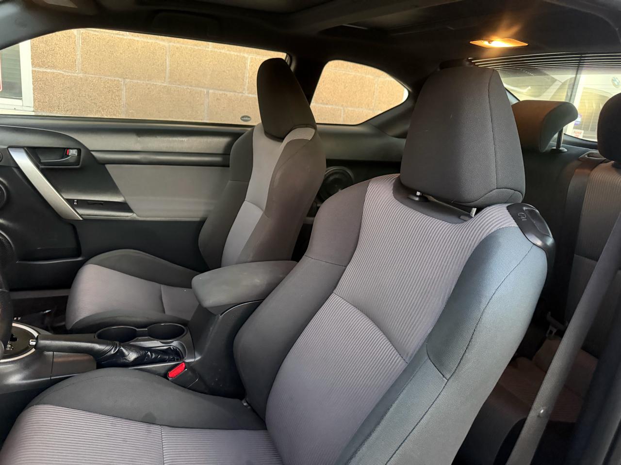 Scion tC 2dr HB Man (Natl) 2015