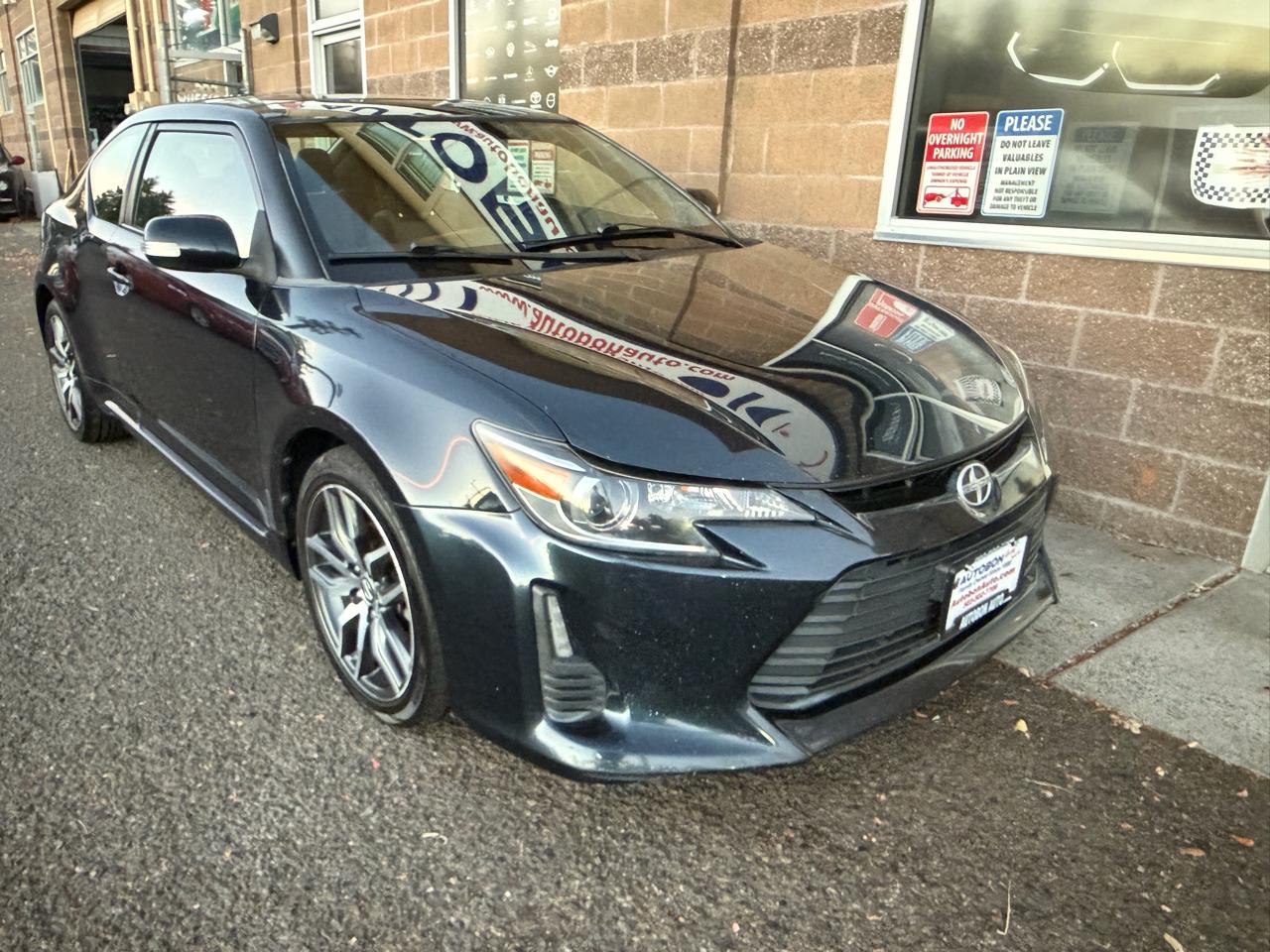 Scion tC 2dr HB Man (Natl) 2015