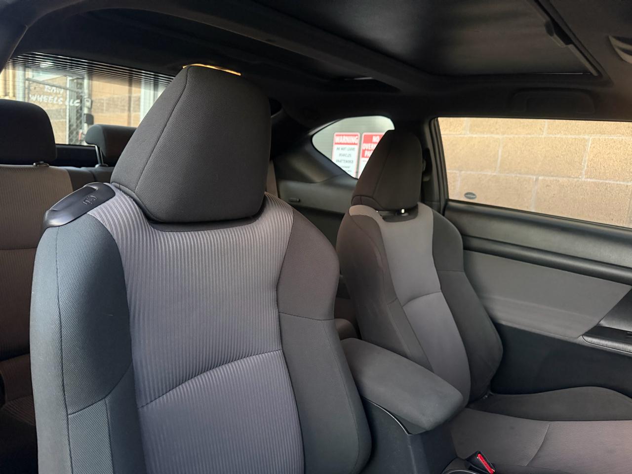 Scion tC 2dr HB Man (Natl) 2015