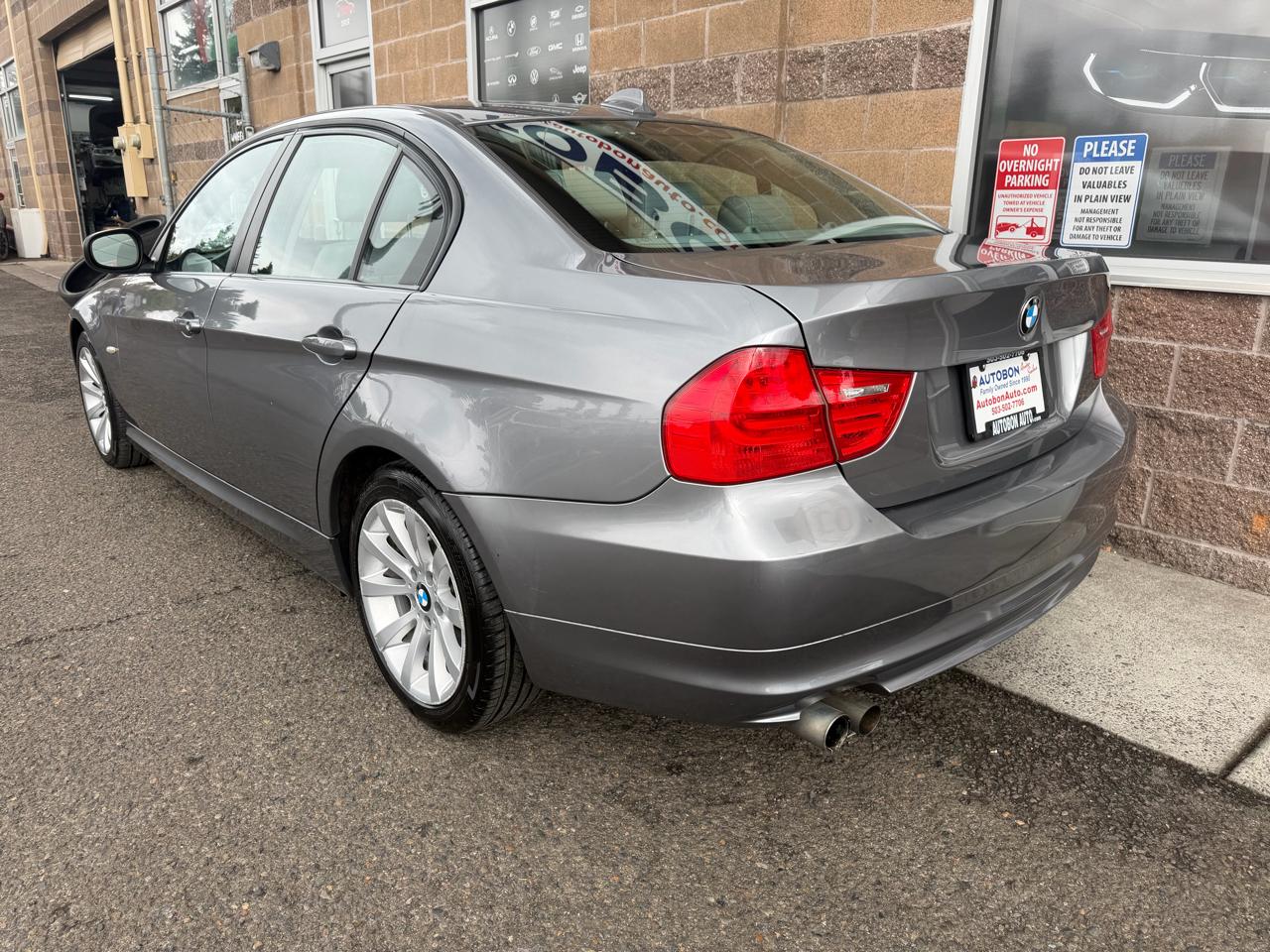 BMW 3 Series 4dr Sdn 328i RWD SULEV 2011
