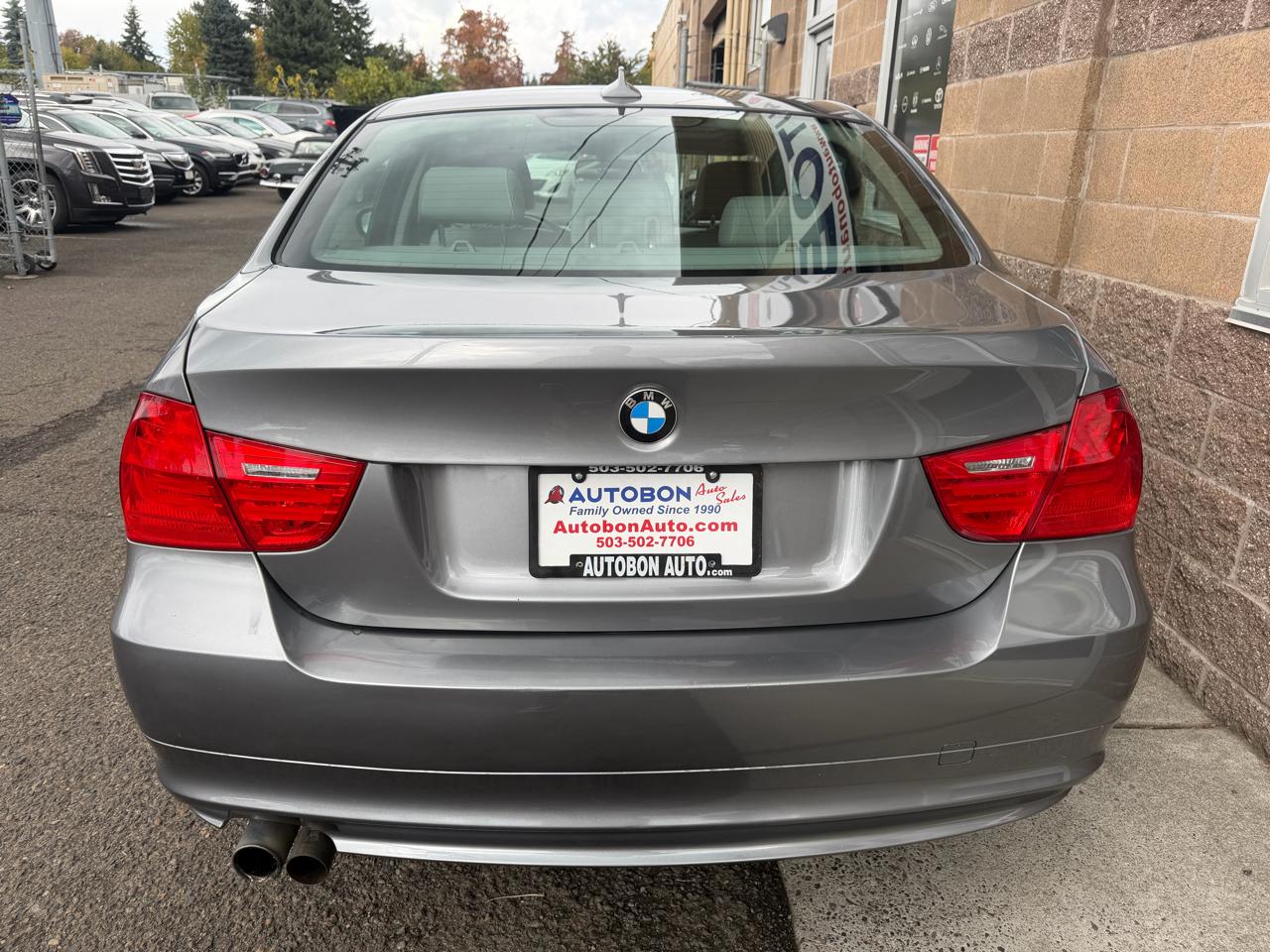 BMW 3 Series 4dr Sdn 328i RWD SULEV 2011
