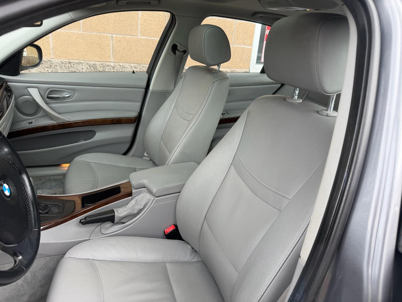 BMW 3 Series 4dr Sdn 328i RWD SULEV 2011