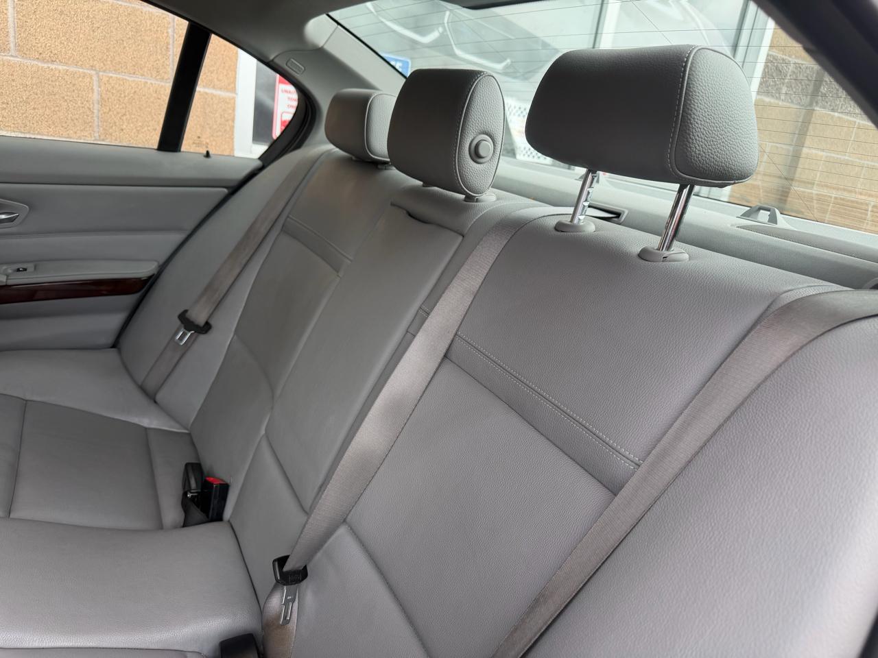 BMW 3 Series 4dr Sdn 328i RWD SULEV 2011