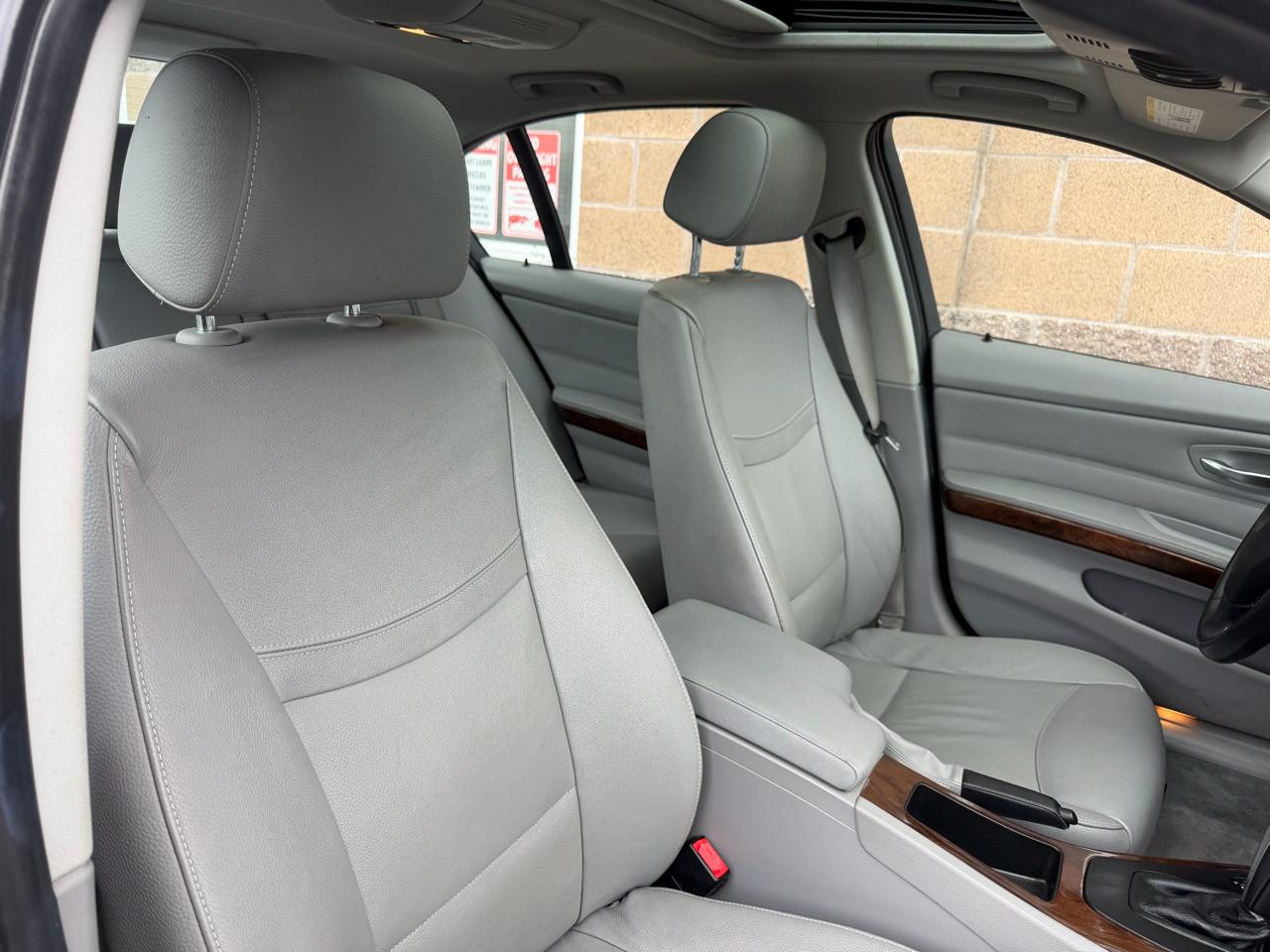 BMW 3 Series 4dr Sdn 328i RWD SULEV 2011