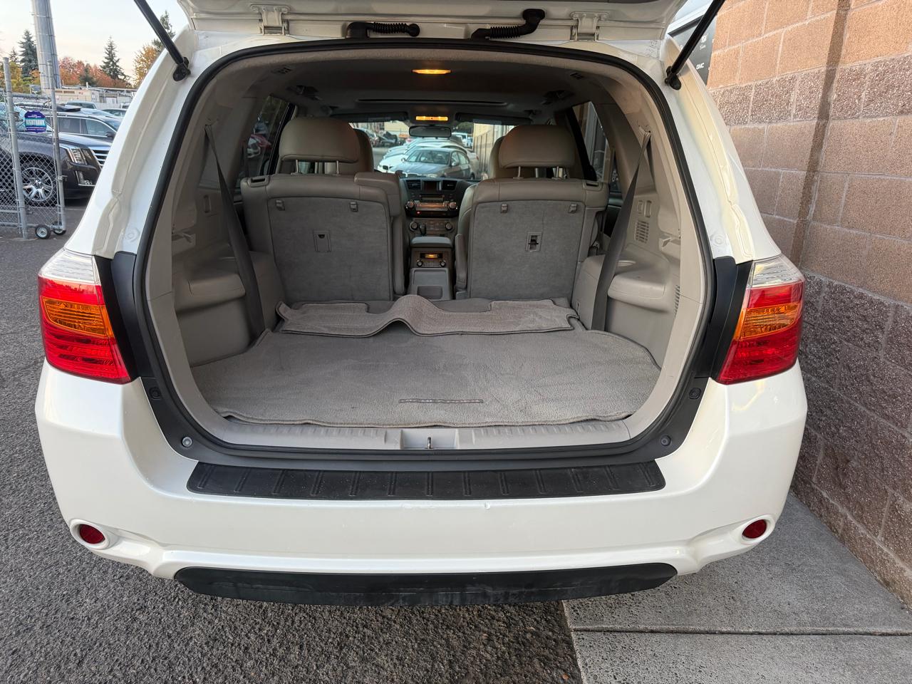 Toyota Highlander 4WD 4dr V6 SE (Natl) 2010