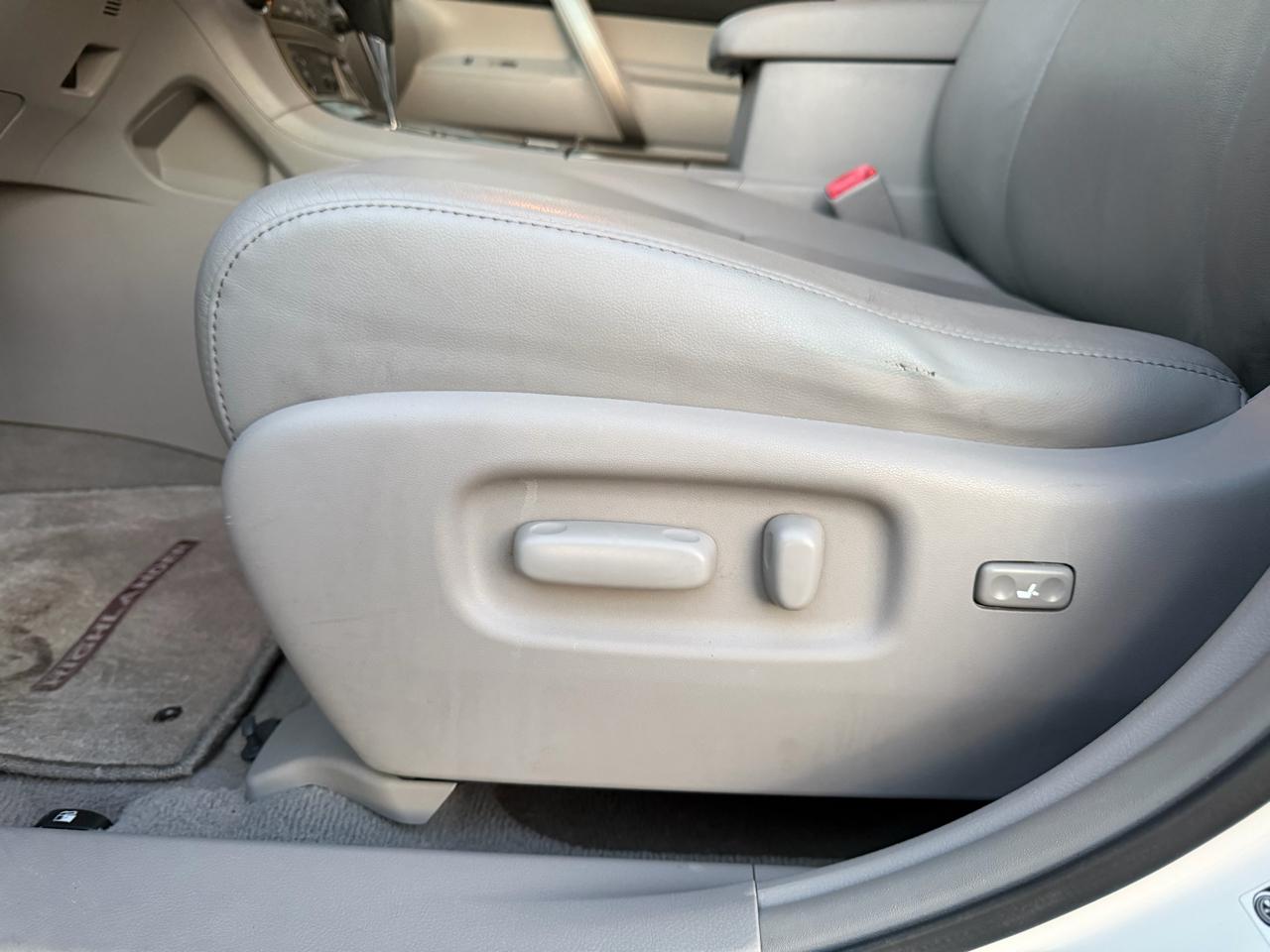 Toyota Highlander 4WD 4dr V6 SE (Natl) 2010
