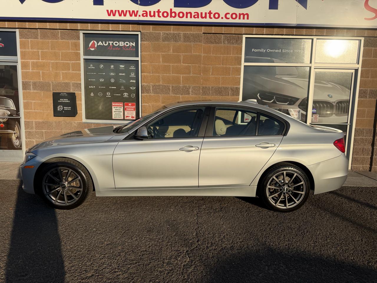 BMW 3 Series 4dr Sdn 328i xDrive AWD SULEV 2013