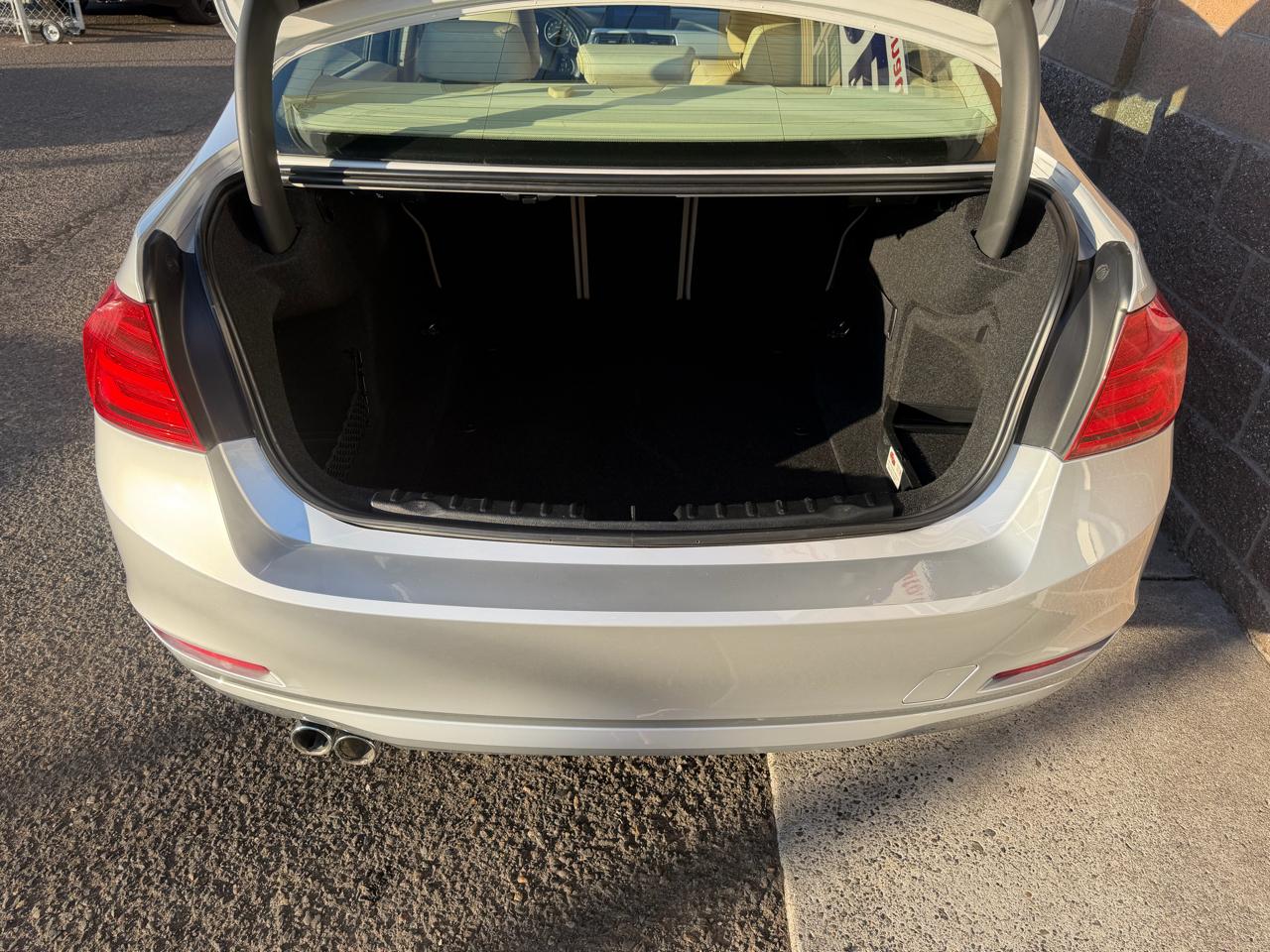 BMW 3 Series 4dr Sdn 328i xDrive AWD SULEV 2013