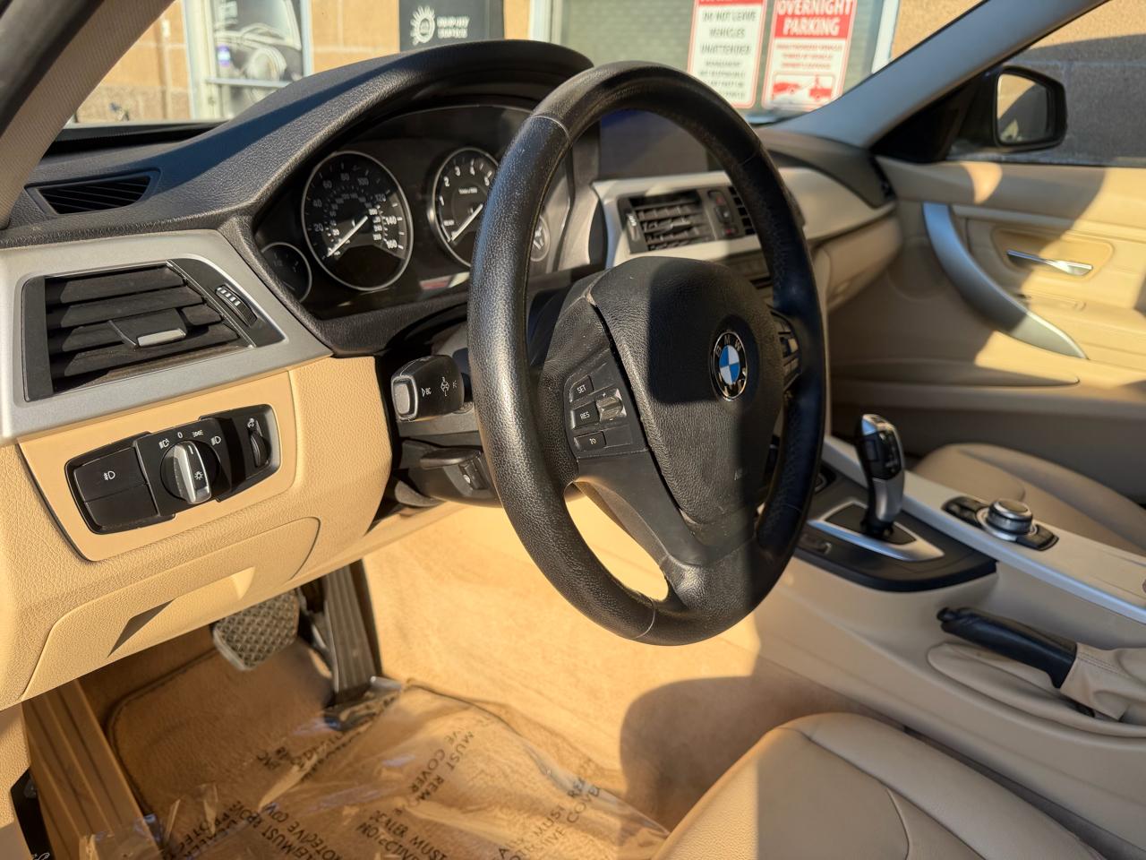 BMW 3 Series 4dr Sdn 328i xDrive AWD SULEV 2013