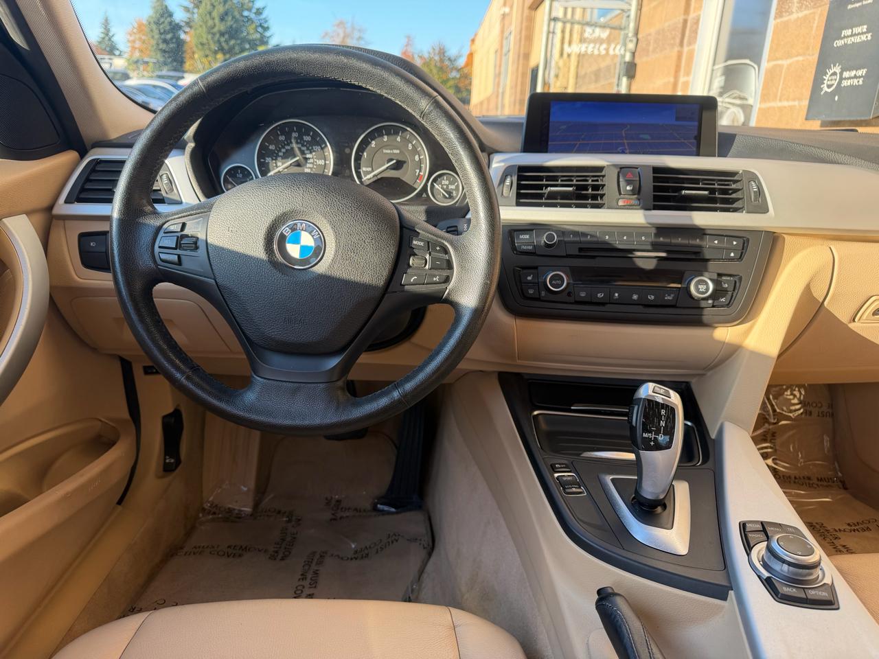 BMW 3 Series 4dr Sdn 328i xDrive AWD SULEV 2013