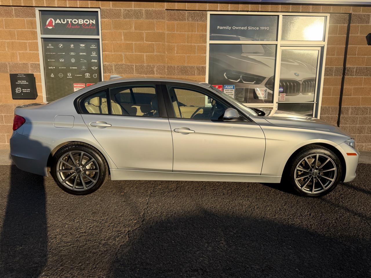 BMW 3 Series 4dr Sdn 328i xDrive AWD SULEV 2013