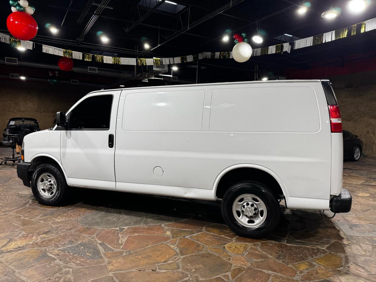Chevrolet Express Cargo Van RWD 2500 135" 2018