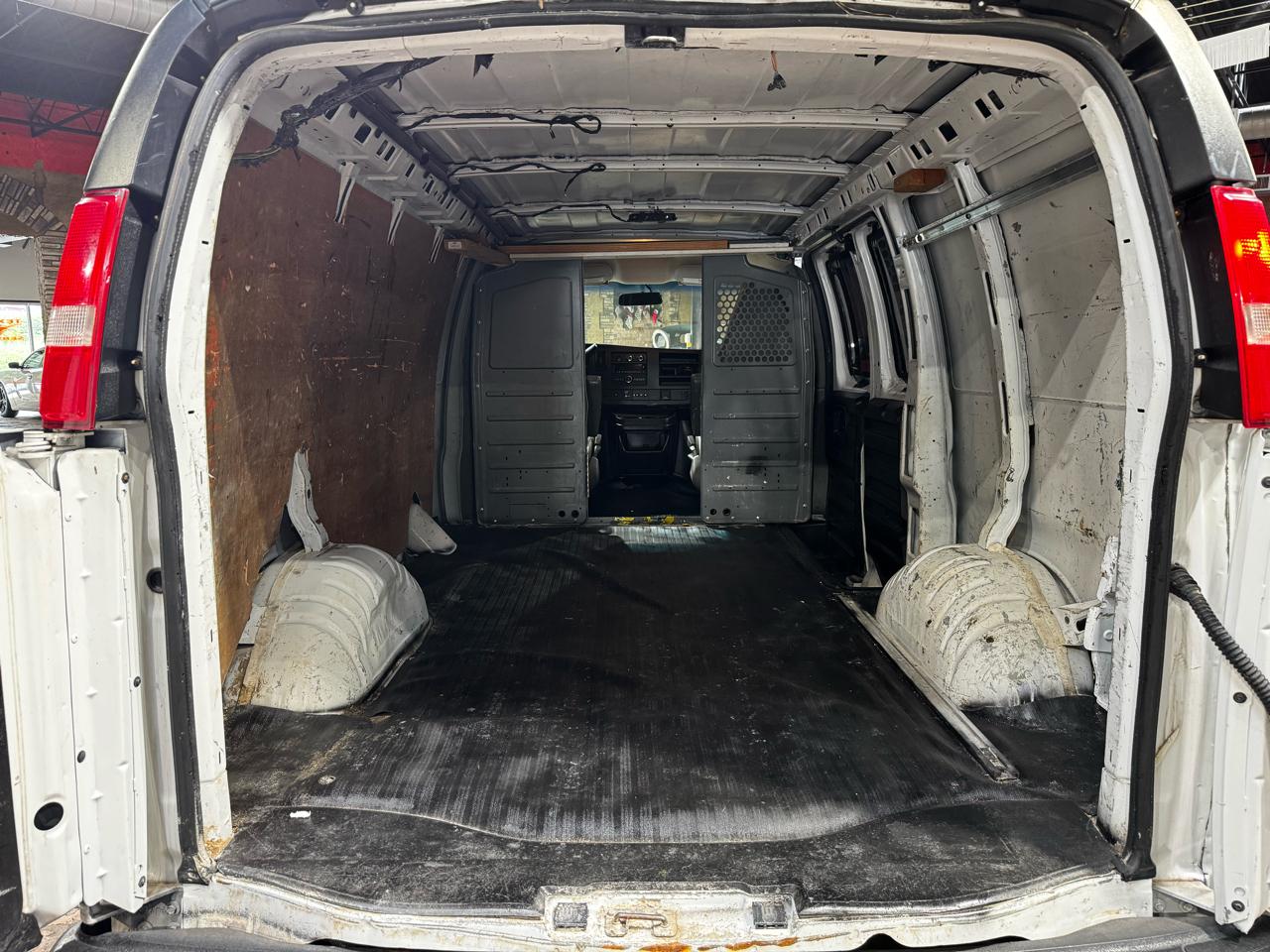 Chevrolet Express Cargo Van RWD 2500 135" 2018