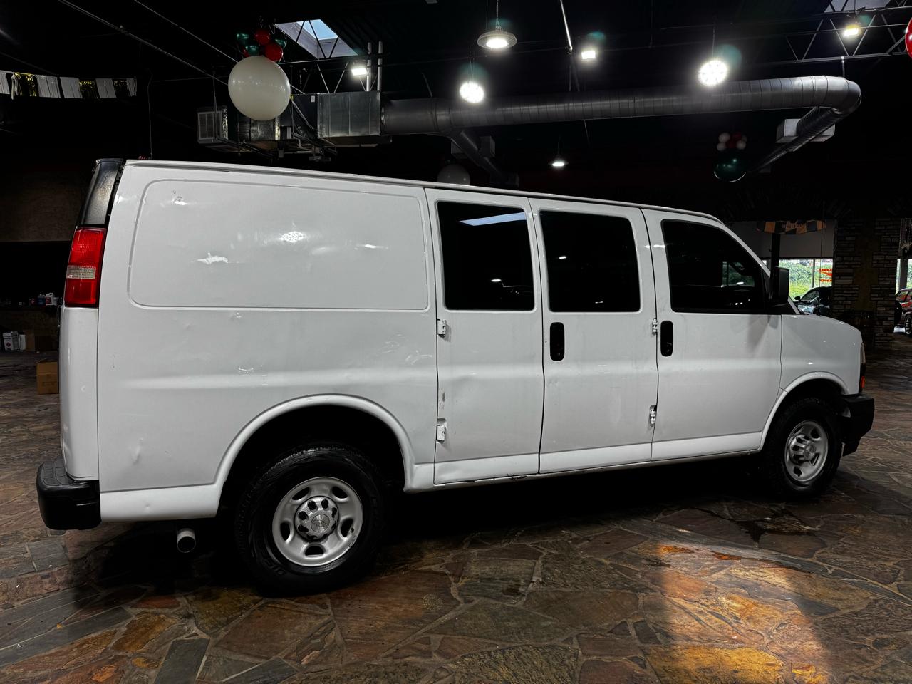 Chevrolet Express Cargo Van RWD 2500 135" 2018