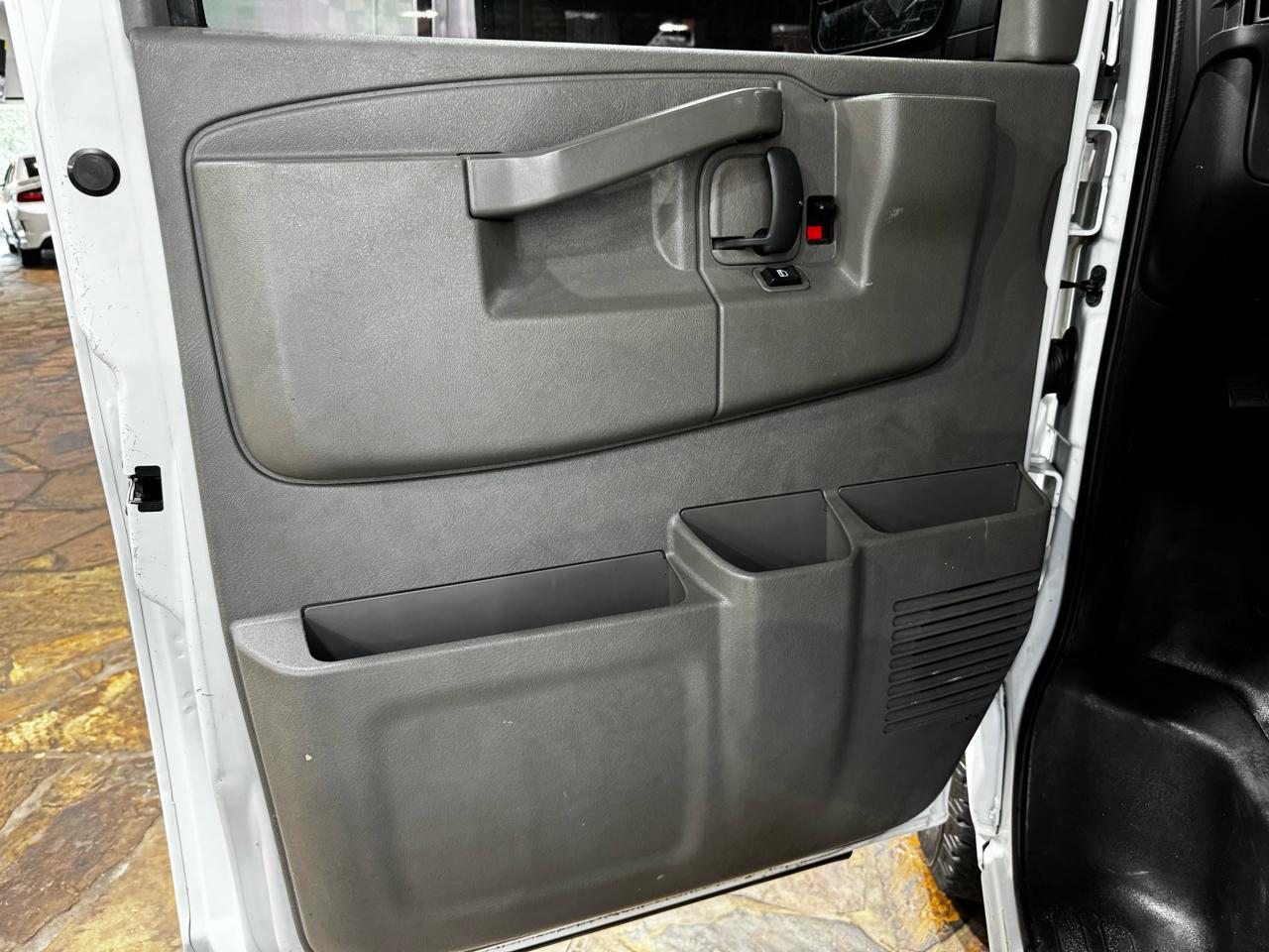 Chevrolet Express Cargo Van RWD 2500 135" 2018